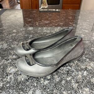 Crocs Flats Slip On Ballet Bow Accent Shoes Women's 8 Comfort Black